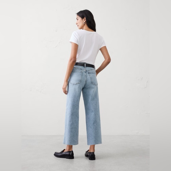 Banana Republic High Rise Wide Leg Cropped Jean 28 Regular Light Wash NWT - Picture 2 of 4